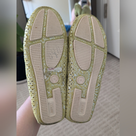 NWOB Johnston & Murphy Perforated Women's Loafers Lime Green Metallic 7.5 - Picture 5 of 5